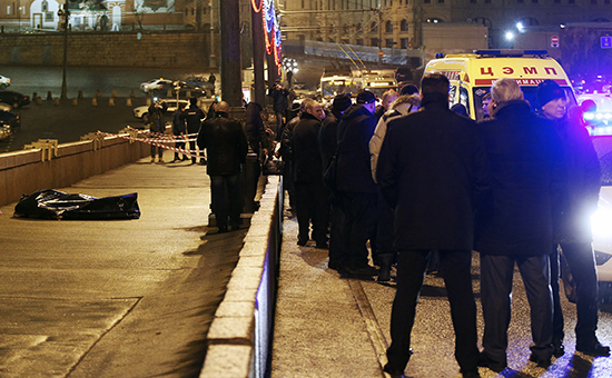 Место убийства политика Бориса Немцова на Большом Москворецком мосту