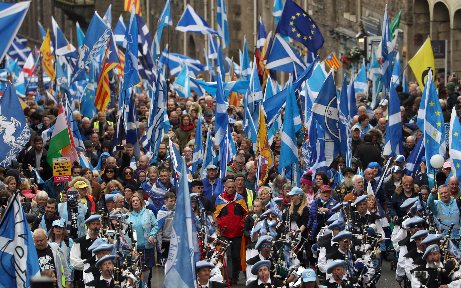 Марш в поддержку независимости Шотландии собрал более 200 тыс. человек