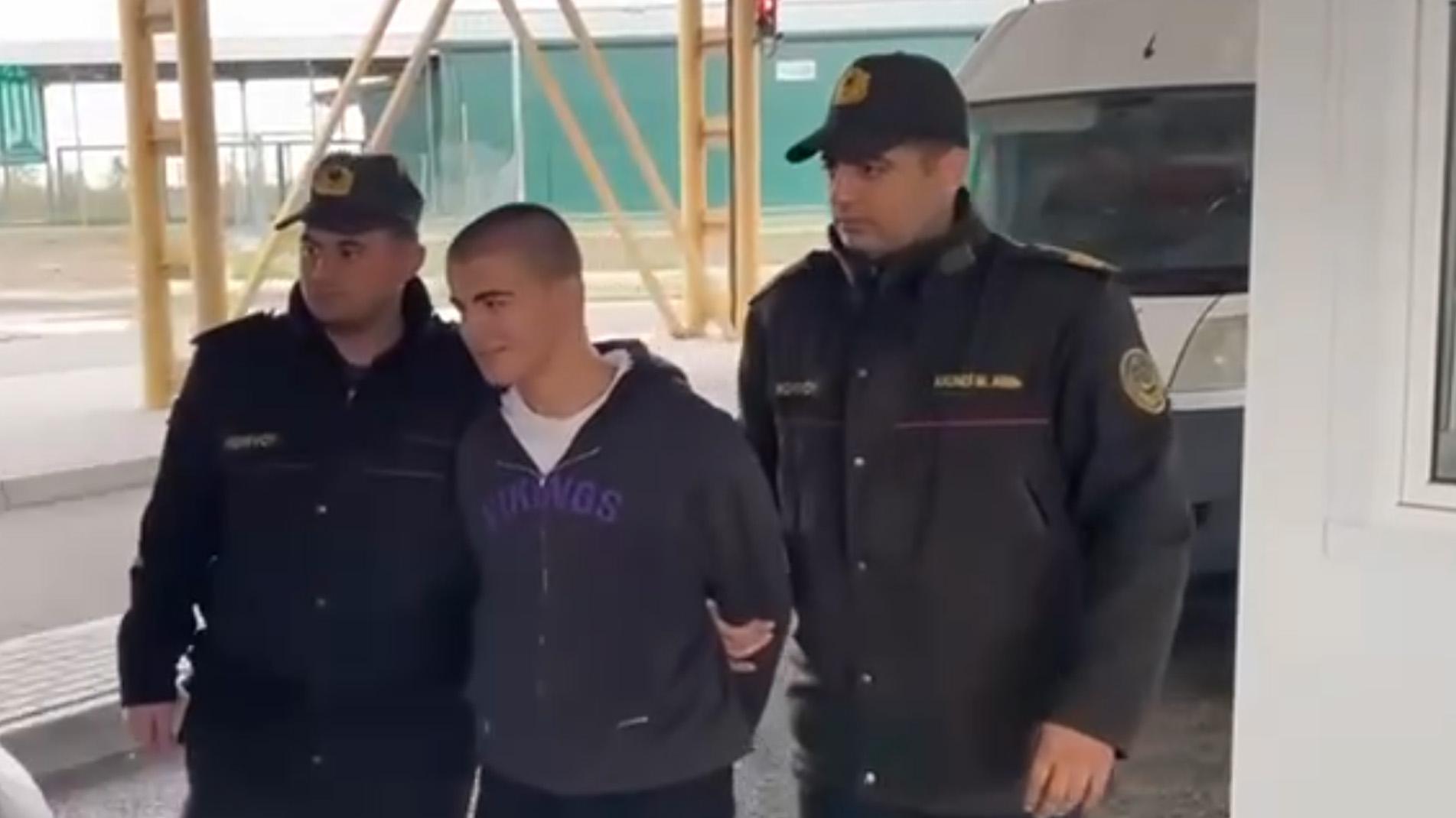 Азербайджан выдал России лидера банды, избивавшей прохожих в Петербурге