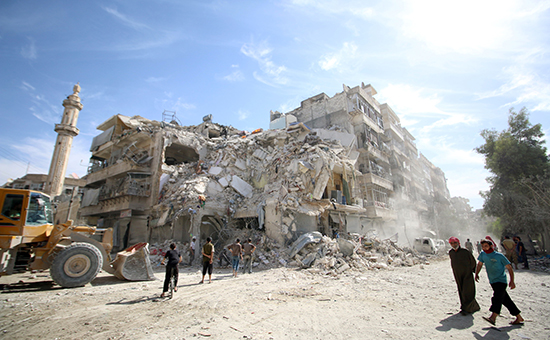 Последствия авиаудара в&nbsp;Алеппо,&nbsp;17 сентября 2016 года
