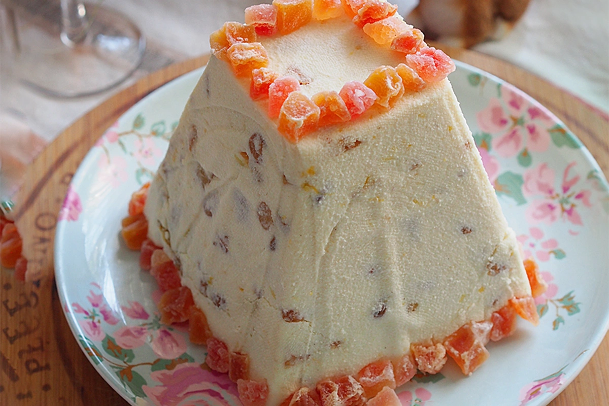 Пасха с орехами и цукатами
