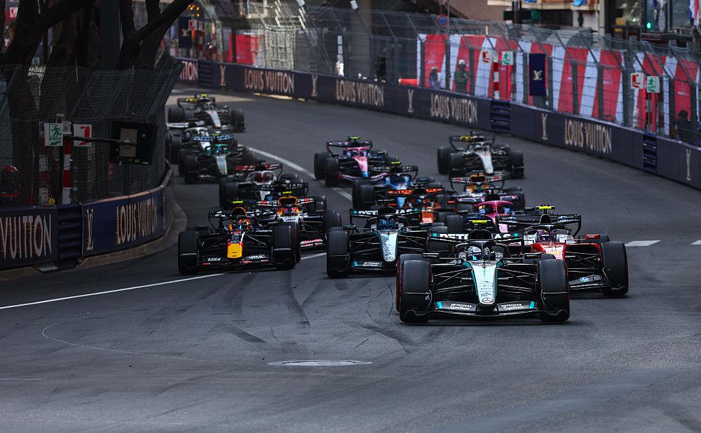 19-летний пилот Mercedes выиграл пятую гонку «Формулы-1» под