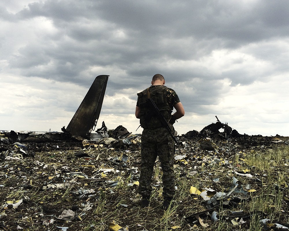 Военно-транспортный самолет Ил-76 ВВС Украины, сбитый ополченцами. Архив 