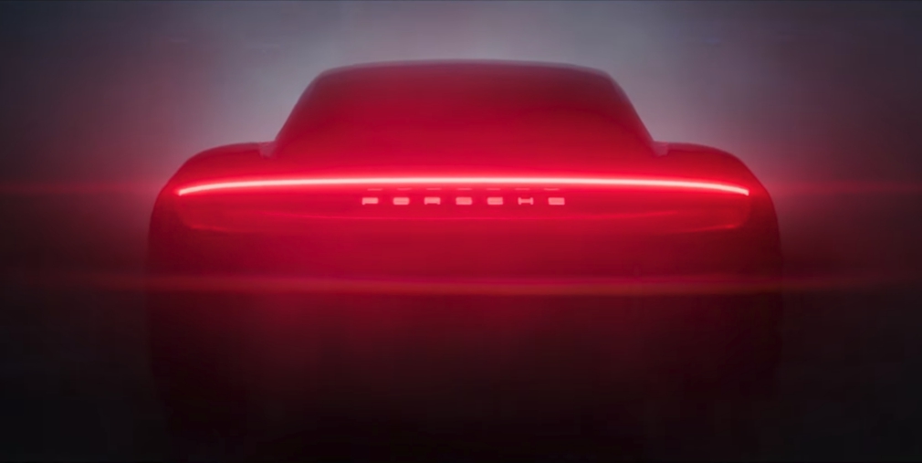 Видео: Porsche показала силуэт своего первого серийного электрокара