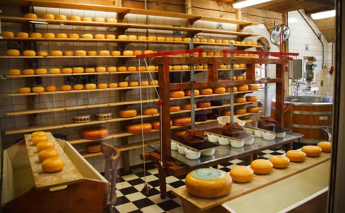 Ростовский молкомбинат чем опасен. 756069965061776. Ростовский молкомбинат чем опасен фото. Ростовский молкомбинат чем опасен-756069965061776. картинка Ростовский молкомбинат чем опасен. картинка 756069965061776. Управление Роспотребнадзора по Республике Калмыкия информирует, что при осуществлении государственного контроля (надзора) в отношении одного из социальных учреждений республики в обороте выявлена некачественная молочная продукция: молоко питьевое ультрапастеризованное «Южное» м.д.ж. 3,2 %, объем 1000 мл., дата изготовления 31.10.2019, изготовитель ООО «Кагальницкий молочный завод» (место нахождения: Россия, Ростовская область, г. Ростов-на-Дону, ул. Лермонтова, д. 35, офис 308, адрес производства: Россия, Ростовская область, Кагальницкий район, ст. Кагальницкая, ул. Почтовая, д. 151), не соответствующая требованиям технического регламента Таможенного союза ТР ТС 033/2013 «О безопасности молока и молочной продукции» по показателям идентификации, установленным для молочного жира, т.е. фальсифицированная. Ростовский молкомбинат чем опасен. 756069965061776. Ростовский молкомбинат чем опасен фото. Ростовский молкомбинат чем опасен-756069965061776. картинка Ростовский молкомбинат чем опасен. картинка 756069965061776. Управление Роспотребнадзора по Республике Калмыкия информирует, что при осуществлении государственного контроля (надзора) в отношении одного из социальных учреждений республики в обороте выявлена некачественная молочная продукция: молоко питьевое ультрапастеризованное «Южное» м.д.ж. 3,2 %, объем 1000 мл., дата изготовления 31.10.2019, изготовитель ООО «Кагальницкий молочный завод» (место нахождения: Россия, Ростовская область, г. Ростов-на-Дону, ул. Лермонтова, д. 35, офис 308, адрес производства: Россия, Ростовская область, Кагальницкий район, ст. Кагальницкая, ул. Почтовая, д. 151), не соответствующая требованиям технического регламента Таможенного союза ТР ТС 033/2013 «О безопасности молока и молочной продукции» по показателям идентификации, установленным для молочного жира, т.е. фальсифицированная.