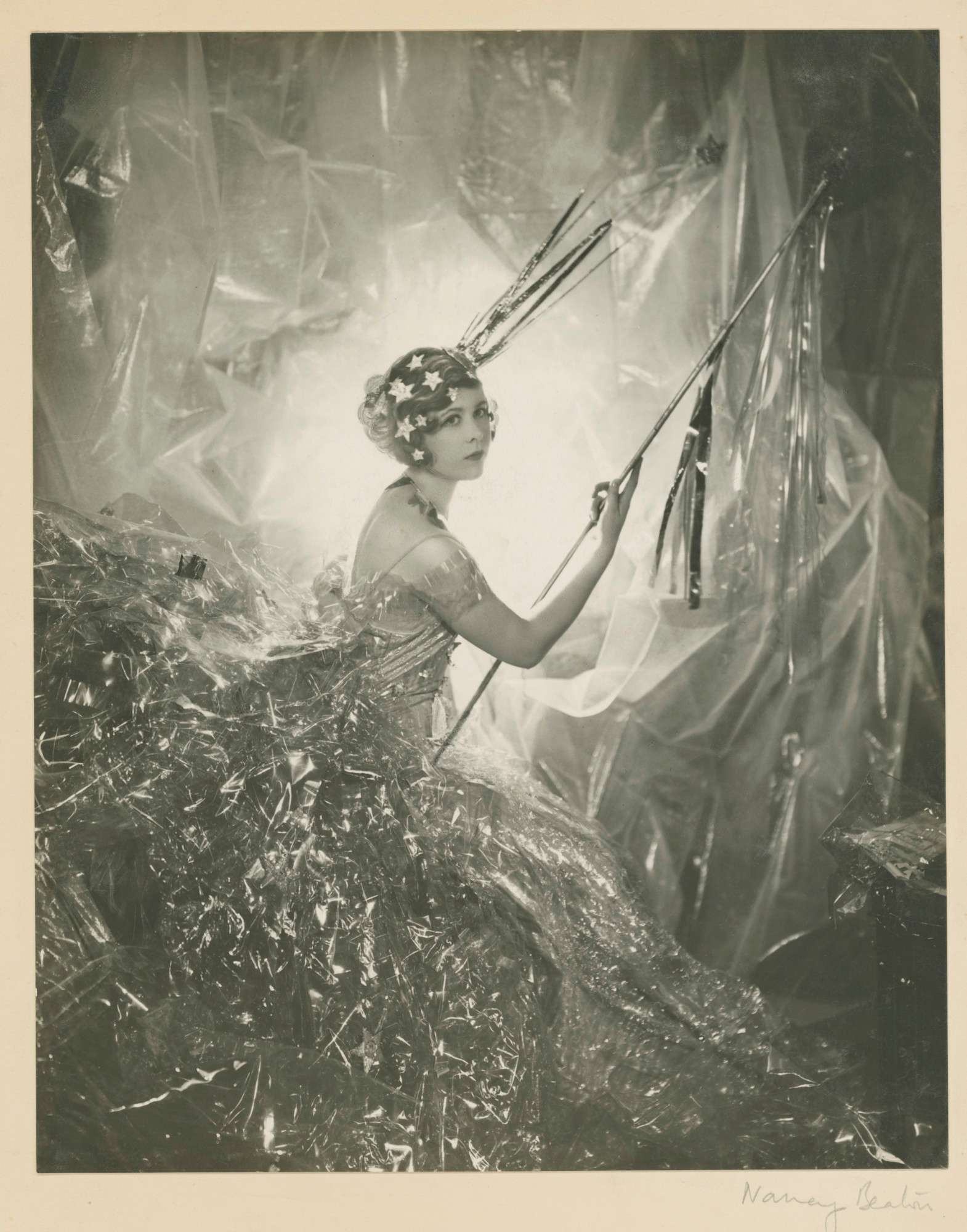 &laquo;Нэнси Битон в образе падающей звезды&raquo;, 1929 год