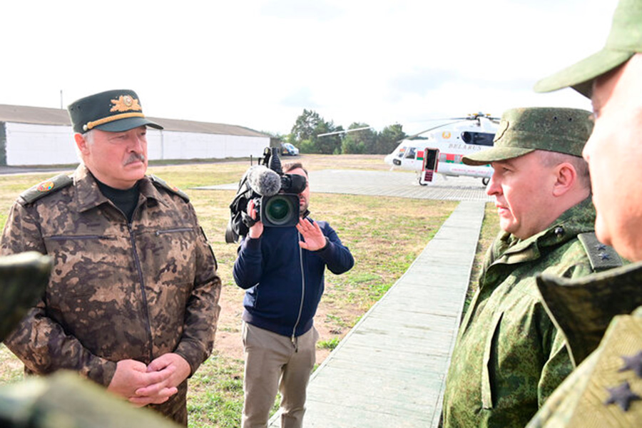 Александр Лукашенко во время рабочей поездки в Брестскую область