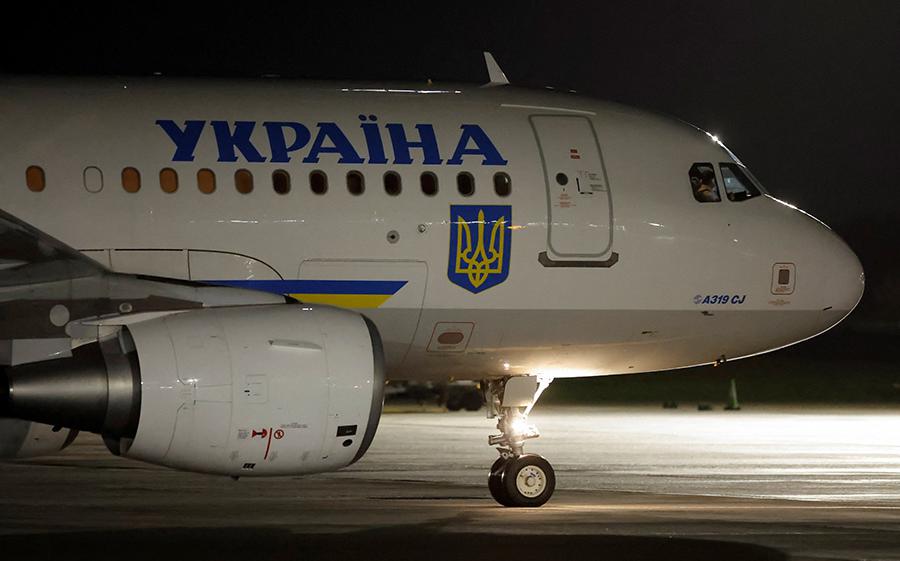 Journal узнал, что самолет Зеленского над Ирландией сопроводили дроны