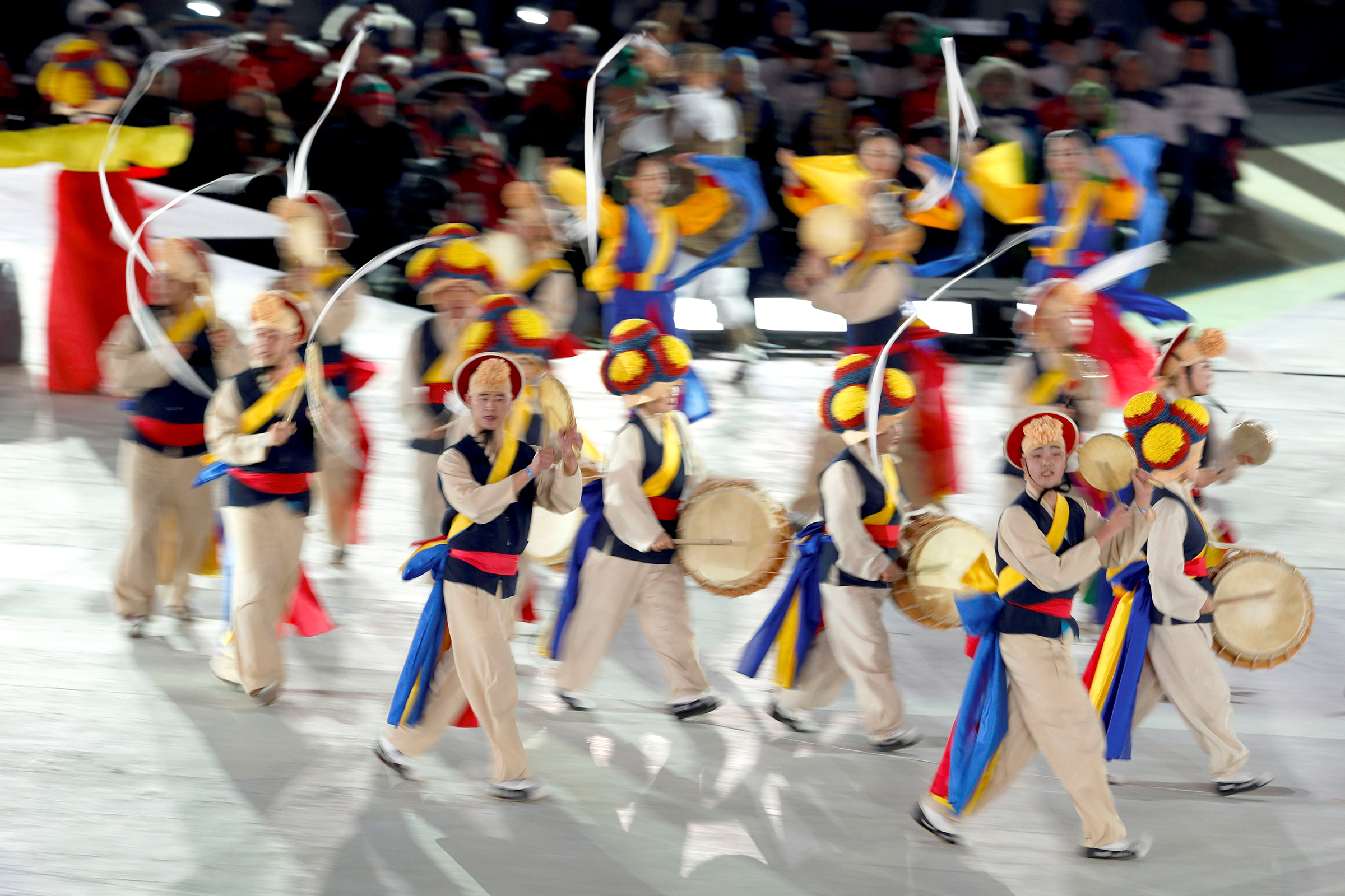 Церемония закрытия Параолимпийских игр проходила под девизом &laquo;Мы движем миром&raquo;.
