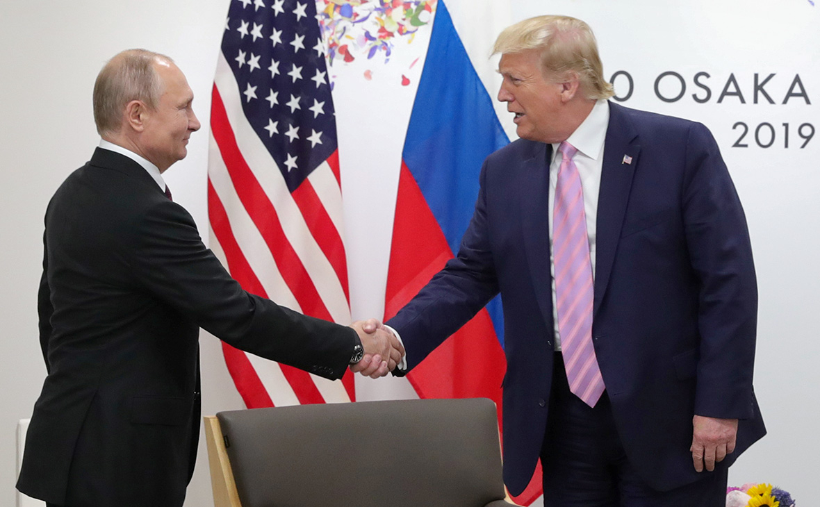 Владимир Путин и Дональд Трамп (слева направо)