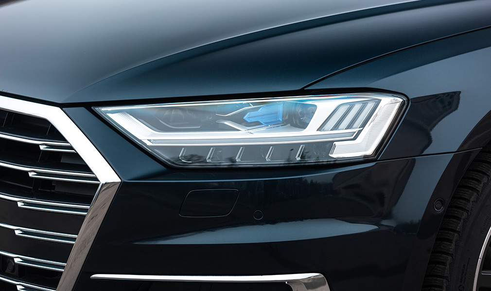 Тест-драйв Audi A8L. Три мнения об автомобиле, греющем ступни