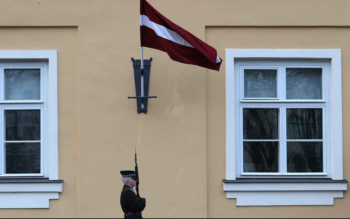 МВД Латвии предложило приостановить выдачу повторных ВНЖ россиянам