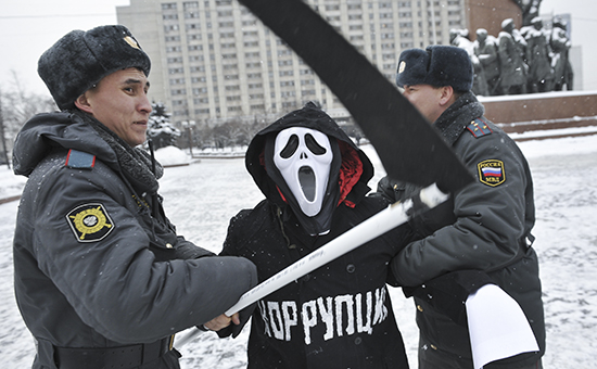 Акция «Забери тебя коррупция!» возле здания МВД РФ, 18 января 2012г.