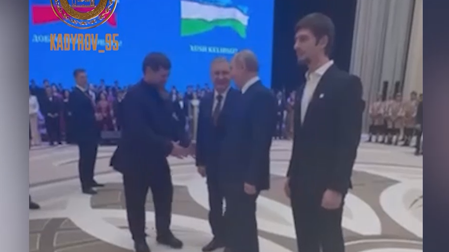 Кадыров предложил ₽1 млн за расшифровку его видео с Путиным и Мирзиёевым