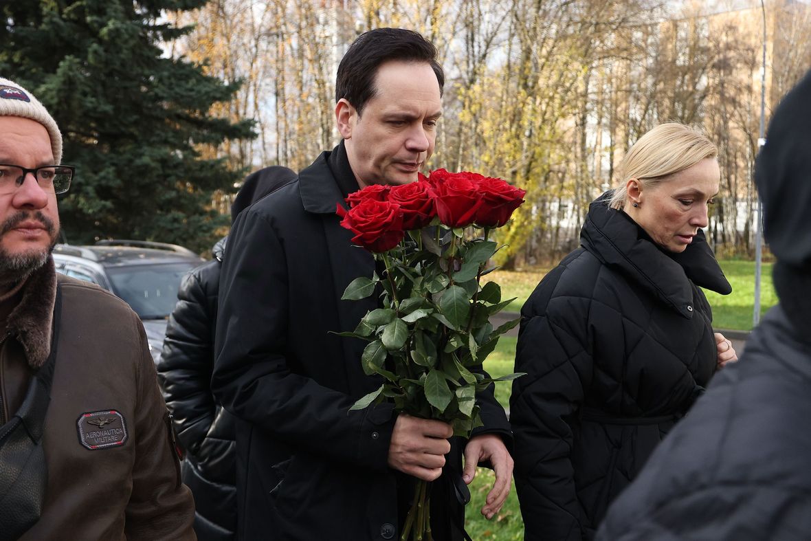 Певец&nbsp;Александр Асташенок и его супруга Елена Венгржиновская.