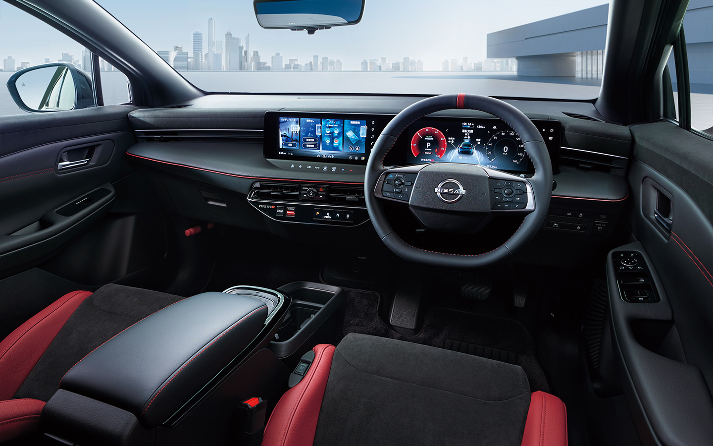 Внутри&nbsp;&mdash; стандартный интерьер Nissan Leaf Nismo, но с некоторыми спортивными деталями&nbsp;&mdash; контрастной строчкой, новыми сиденьями и многим другим