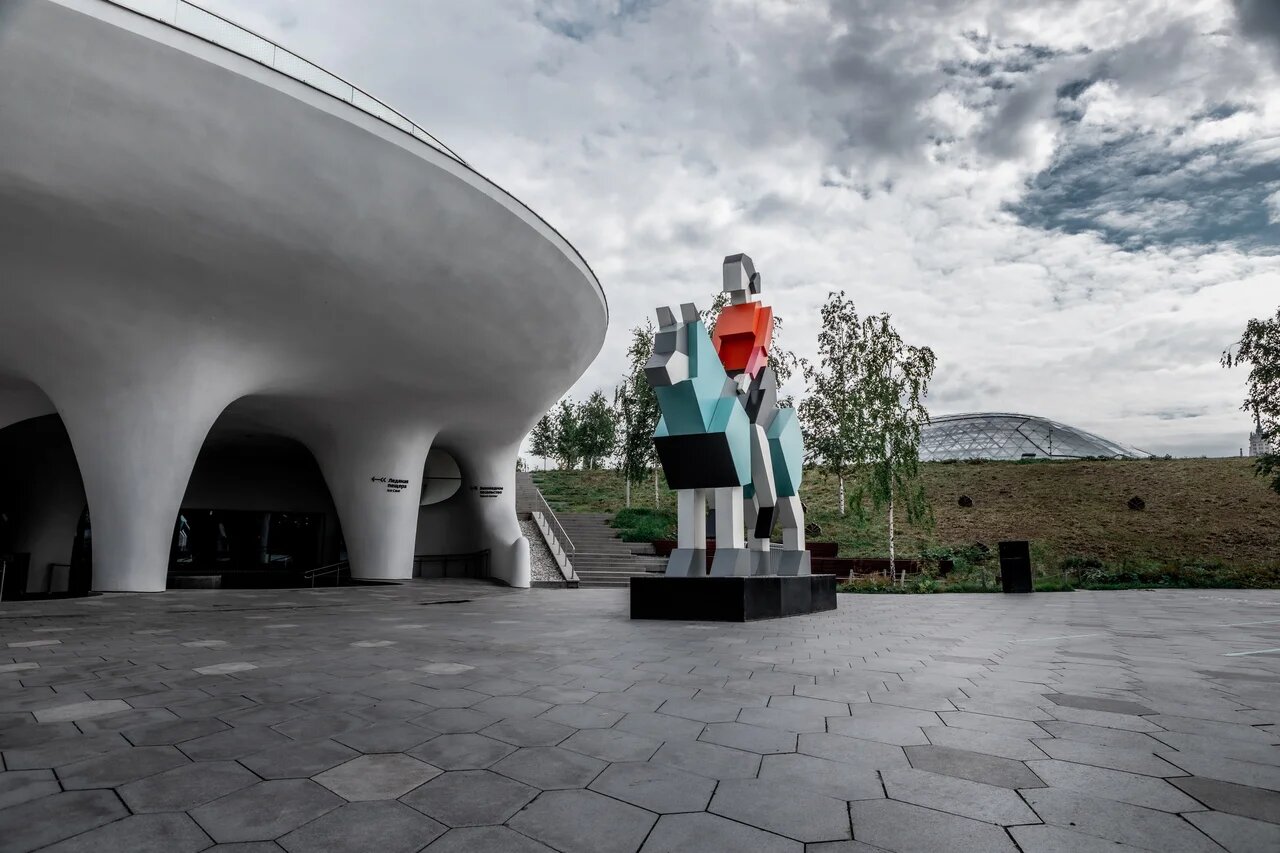 Скульптура «Хранитель» отправилась на «Московскую Арт Премию» в «Зарядье»