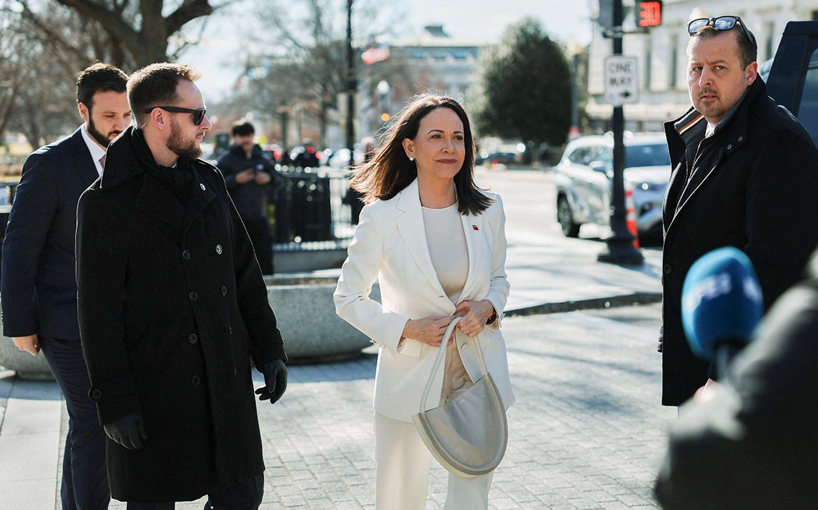 Зачем Трамп встретился с лидером венесуэльской оппозиции Мачадо