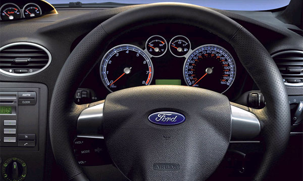 Модели Ford с 2006 года получат голосовое управление 