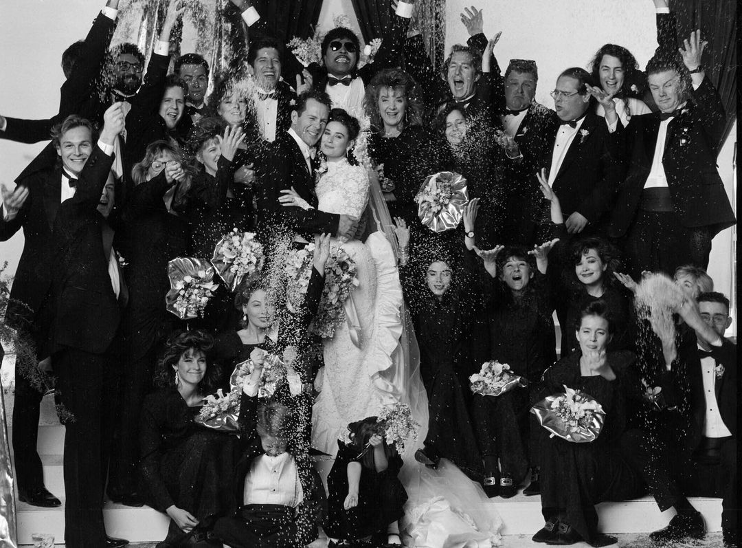Фото со свадьбы Дэми Мур и Брюса Уиллиса в 1987 году. Актриса поделилась снимком спустя 20 лет после развода &mdash; в память о певце и композиторе&nbsp;Литл Ричарде, который вел их торжество в Вегасе&nbsp;