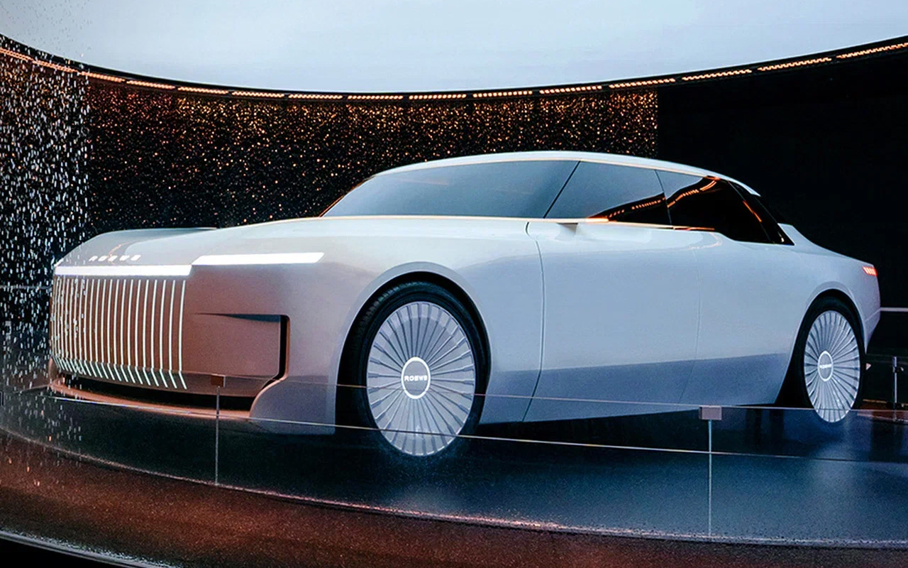 Autonews: Анонсом Roewe М7 был концепт Roewe Pearl, творение стилиста Йозефа Кабаня, который работал с марками Skoda, BMW, VW, Bugatti, Audi и Rolls-Royce