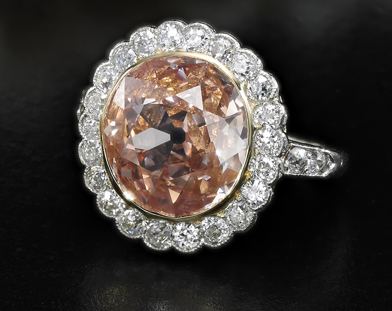 Кольцо с оранжево-розовым бриллиантом