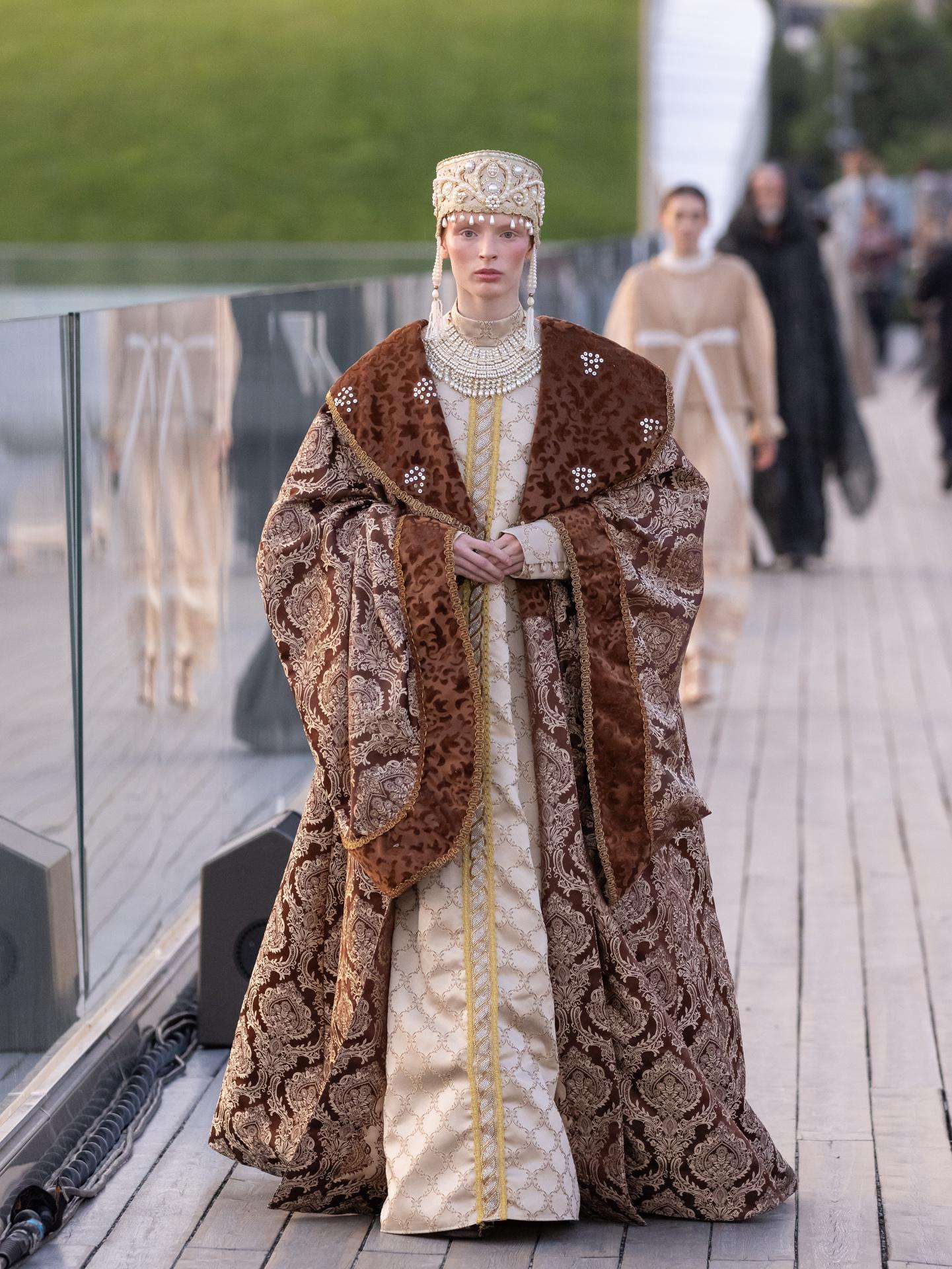 Показ «Мандрагора. Al-коллекция 1869/2025. Цифровое наследие»