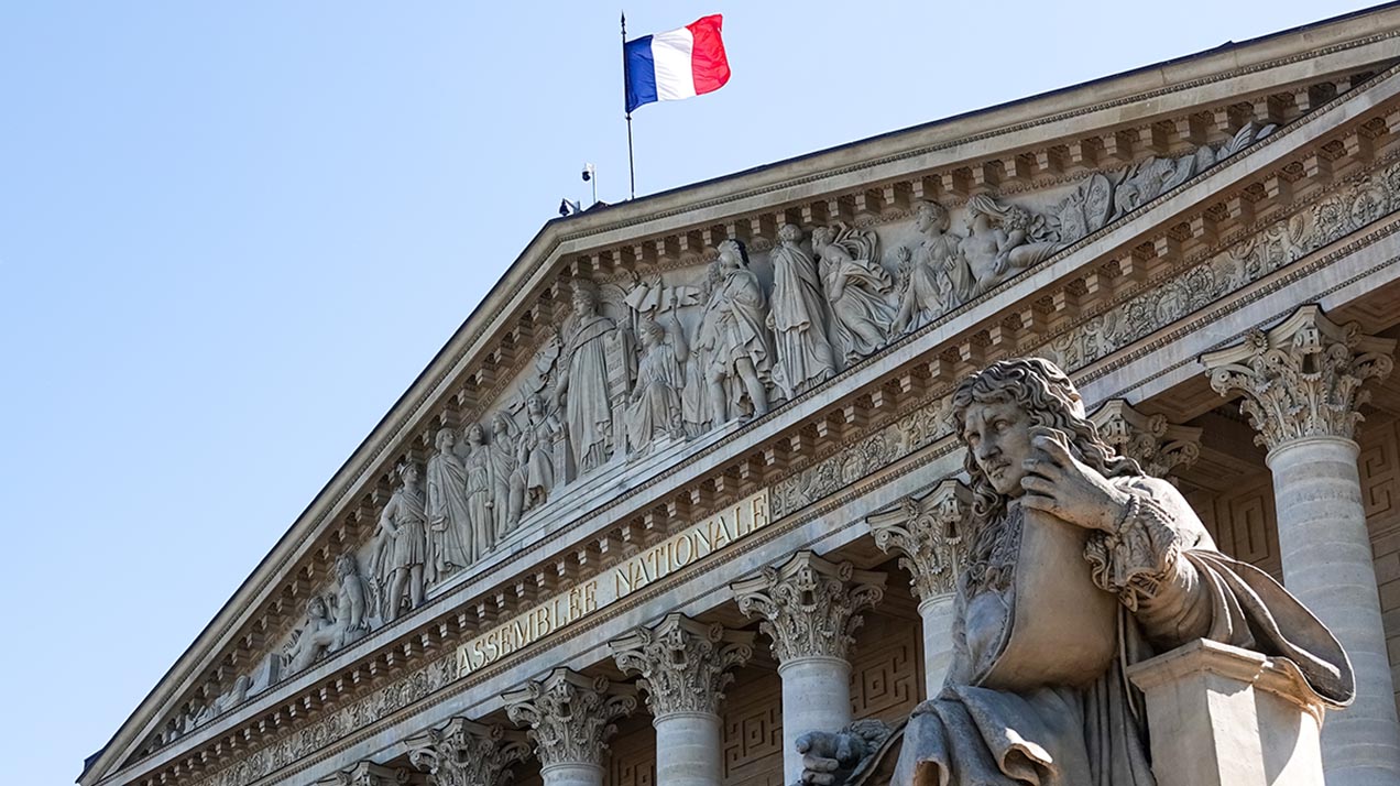 Во Франции предложили не компенсировать депутатам расходы на алкоголь