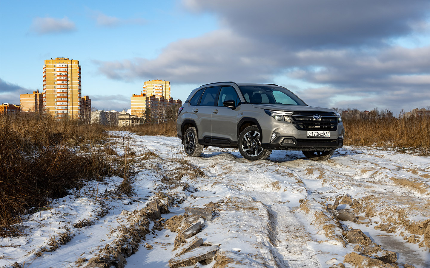 Дорожный просвет у нового Subaru Forester остался прежним &mdash; 220 мм. Его вполне хватает для преодоления легкого бездорожья