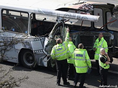 Крупное ДТП в Великобритании: 1 человек погиб, 27 ранены