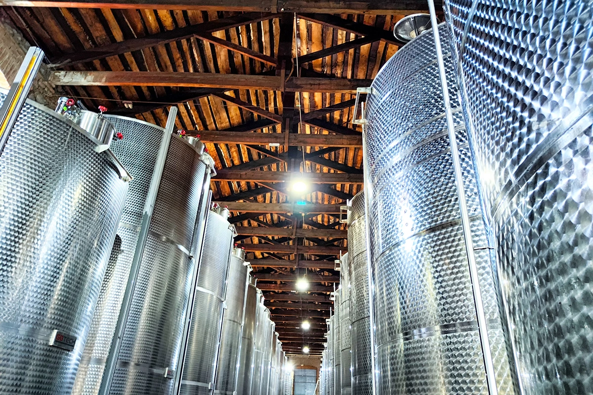 Стальные емкости считаются современным и наиболее удобным резервуаром