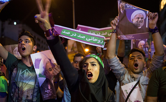 Участники акции в поддержку&nbsp;Хасана Рухани




