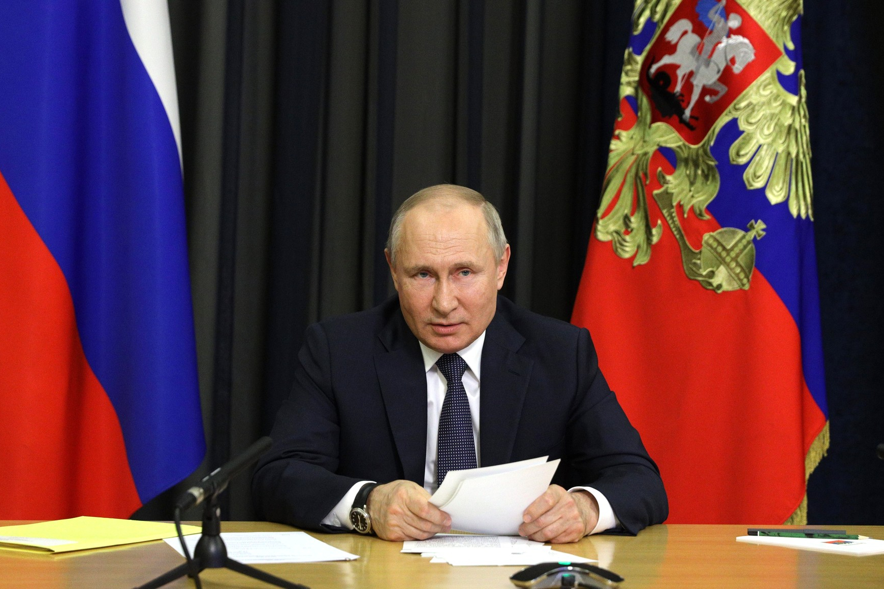 Владимир Путин на совещании по экономическим вопросам, 2020