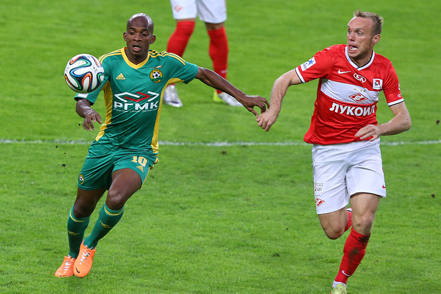 Денис Глушаков (справа) в составе команды ФК «Спартак», 2014 год