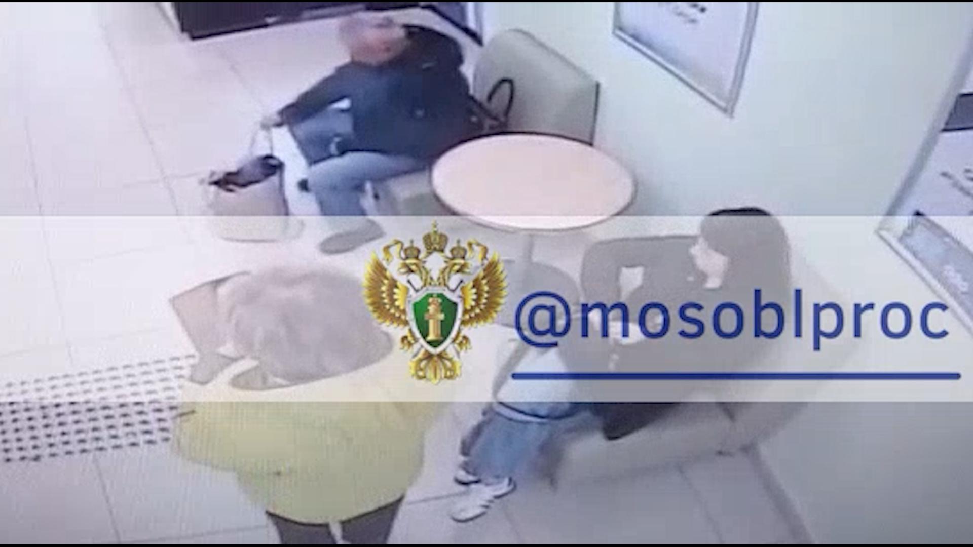 В Подольске пенсионеров задержали за поджог фейерверка в отделении банка