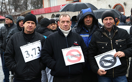 Дальнобойщики во&nbsp;время массовой акции протеста в&nbsp;Белгороде