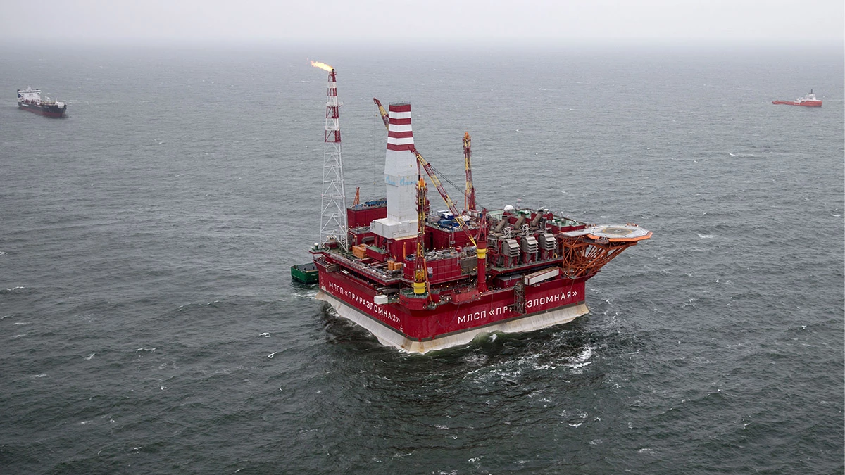<p>Ледостойкая нефтяная платформа &laquo;Приразломная&raquo; в Печорском море</p>