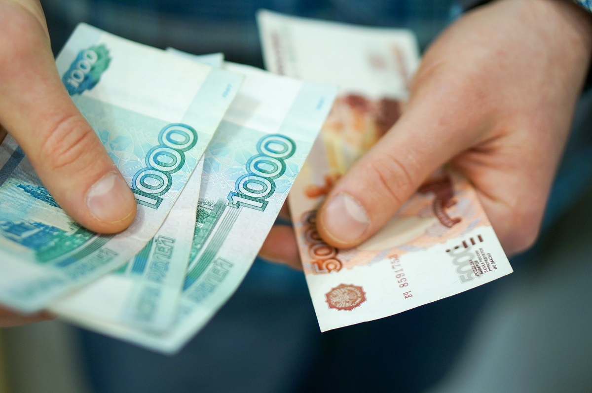 Дружбу за деньги не купишь — настоящая дружба основывается на доверии и уважении, а не на материальном благополучии