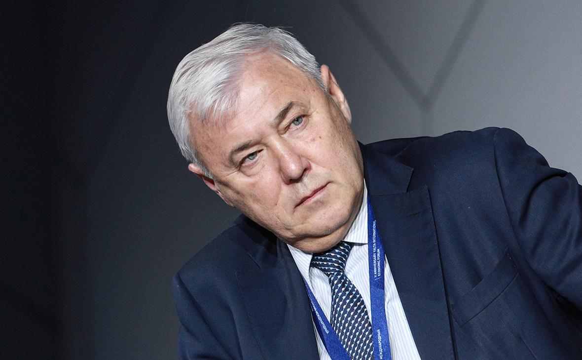 Анатолий Аксаков