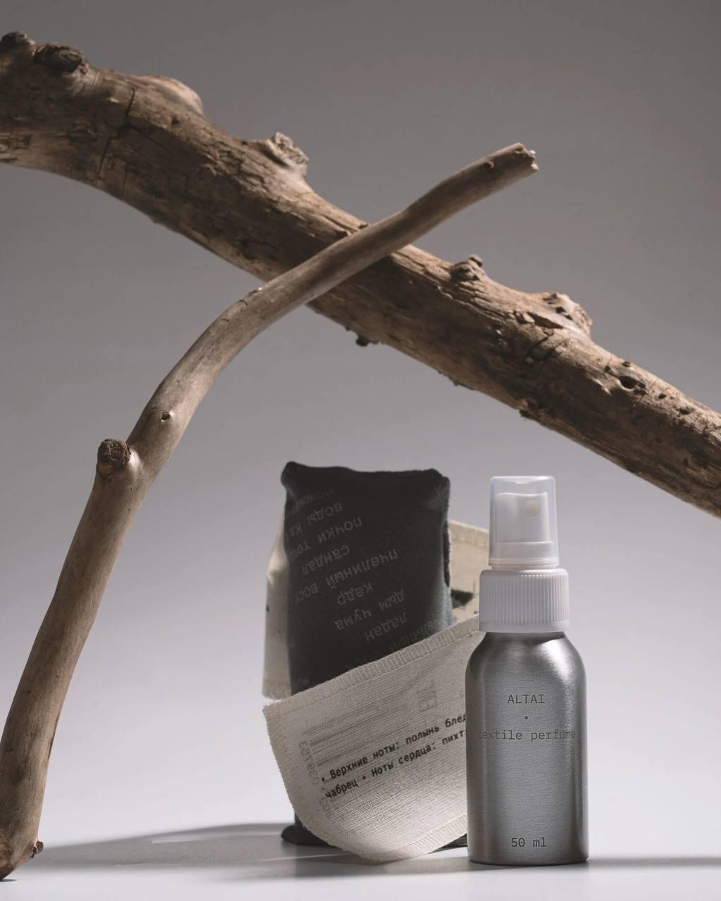 Спрей для дома Altai, Nose Perfume (герой проекта «РБК Визионеры»), 4500 руб. (noseperfumes.ru)