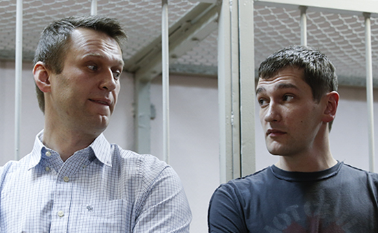 Алексей (слева) и Олег Навальные