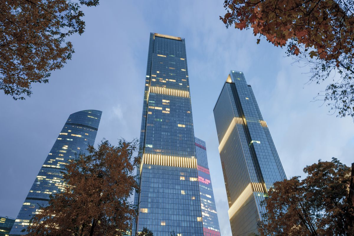 Таунхаусы в небоскребе: как выглядит новый формат недвижимости в Москве