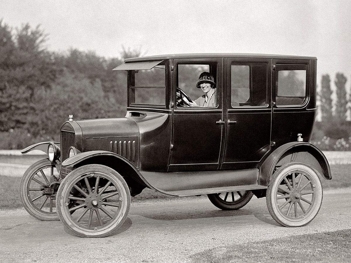 1924 Ford Model T 4-Door Sedan
