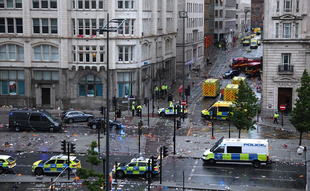 Phil Noble / Reuters