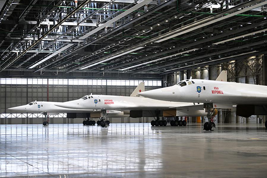 Модернизированные стратегические ракетоносцы Ту-160М на Казанском авиационном заводе имени С. П. Горбунова, 2024 год