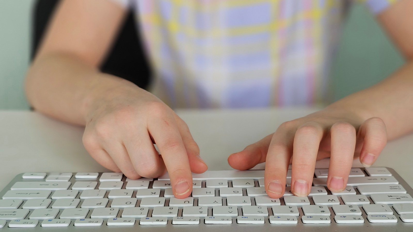 Как поменять язык на клавиатуре компьютера и планшета