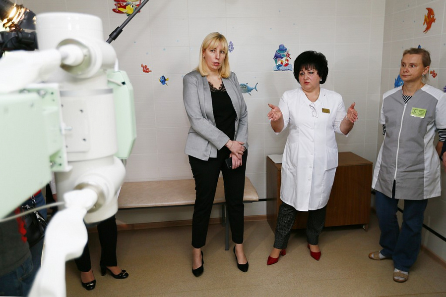 Работу нового оборудования в детских поликлиниках Краснодара проверила вице-губернатор Кубани Анна Минькова