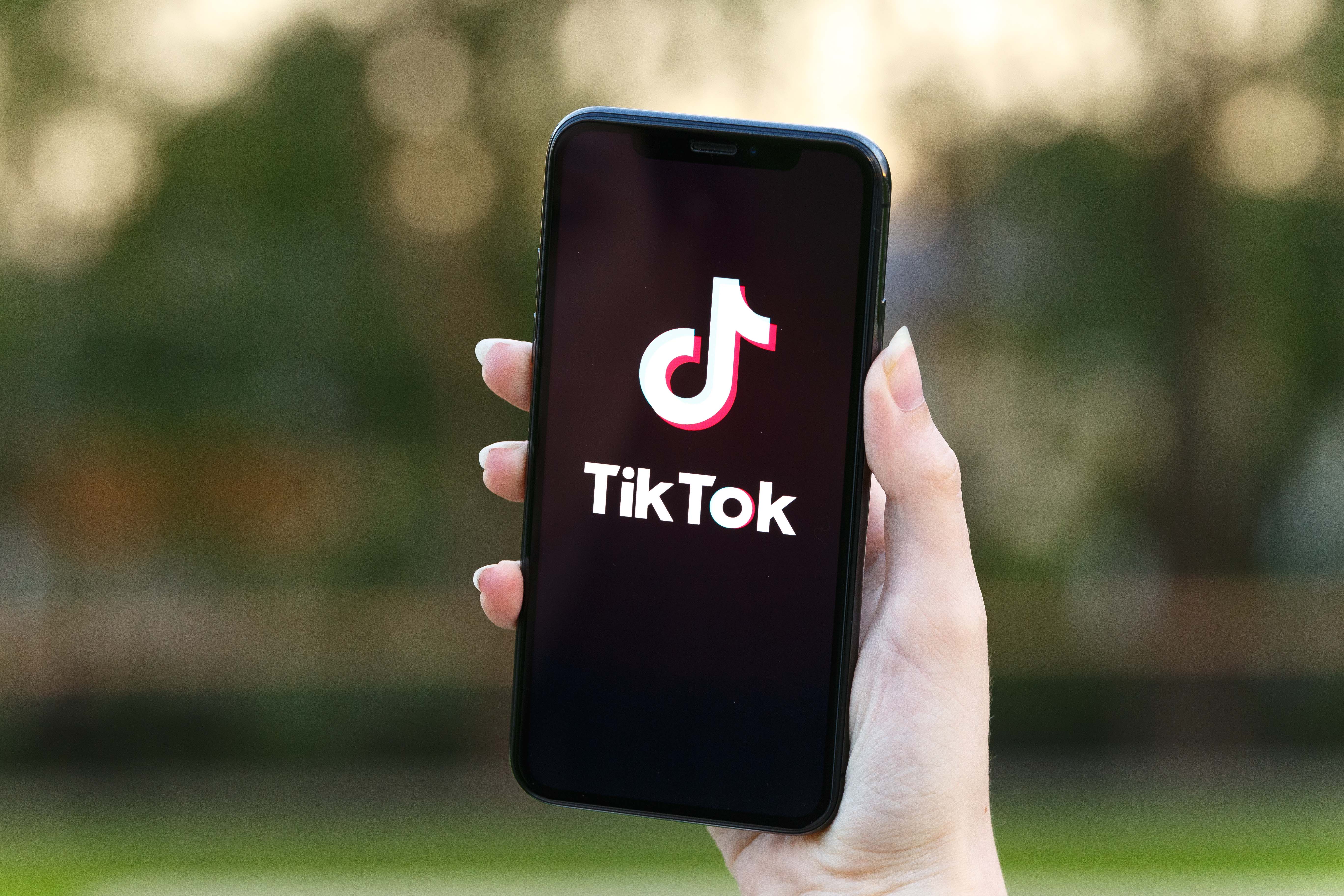 Microsoft собрался купить TikTok. Что это значит для инвестора | РБК  Инвестиции