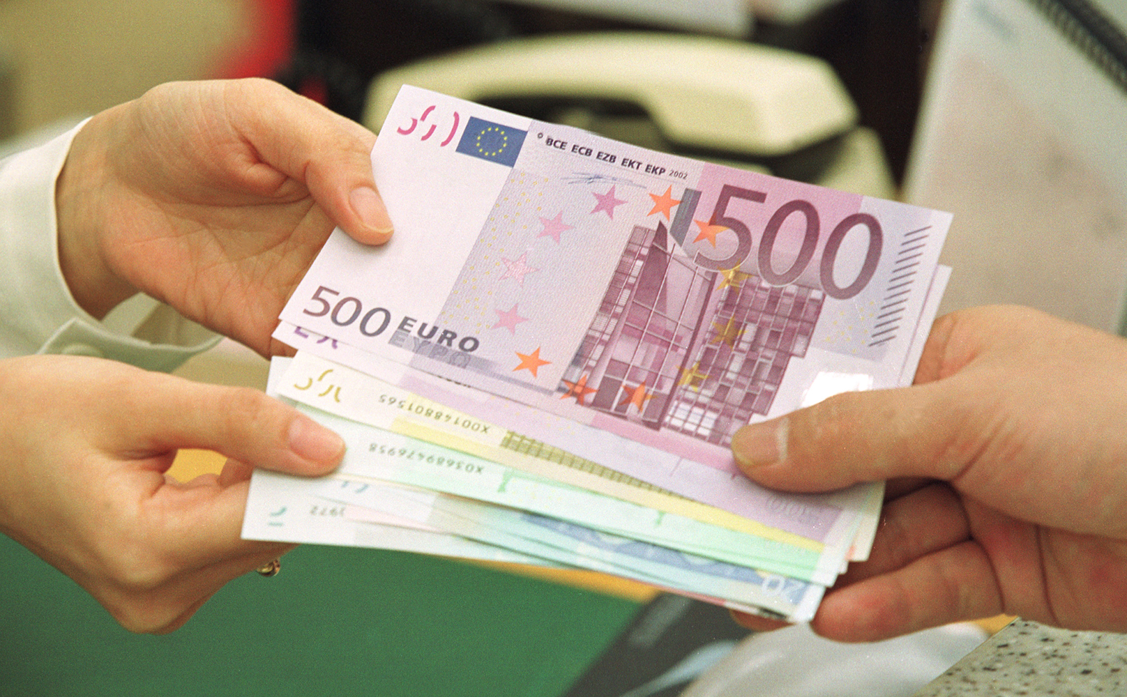 Курс евро ЦБ (EUR) - цена, график. Динамика EUR, прогноз :: РБК Инвестиции