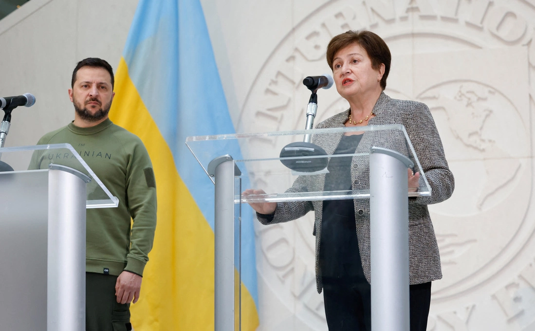 Julia Nikhinson / Reuters